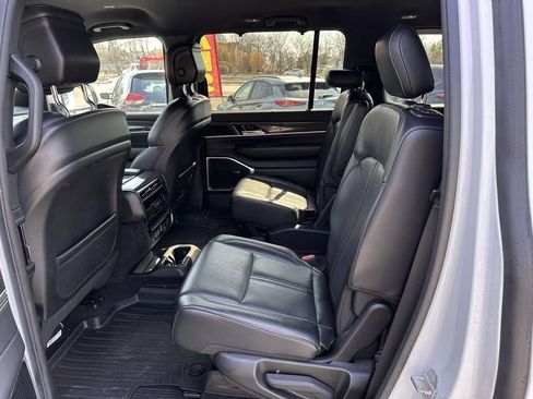 Used 2022 Jeep Wagoneer Series III w/ Convenience Group I AWD/4WD image 13