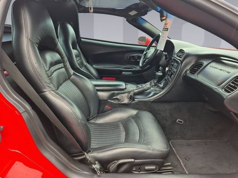 Used 2004 Chevrolet Corvette Coupe RWD image 17