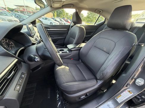 Used 2022 Nissan Altima 2.5 SV FWD image 16