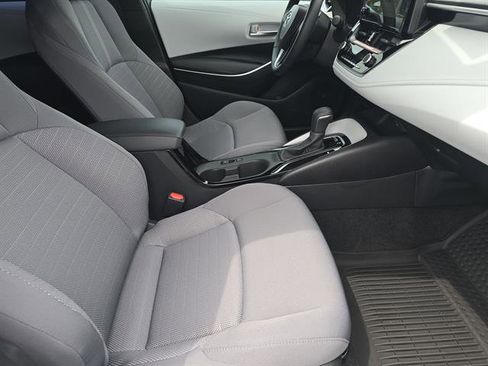 Used 2025 Toyota Corolla SE image 34