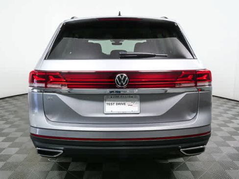 Certified 2025 Volkswagen Atlas SE image 26