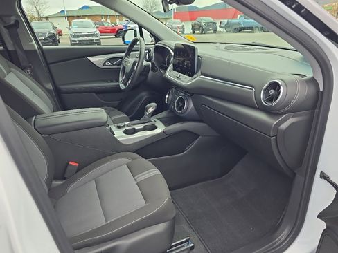 Certified 2025 Chevrolet Blazer LT AWD/4WD image 24