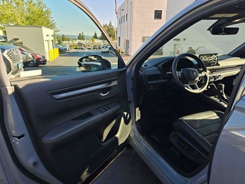 Used 2025 Honda CR-V Sport-L image 23