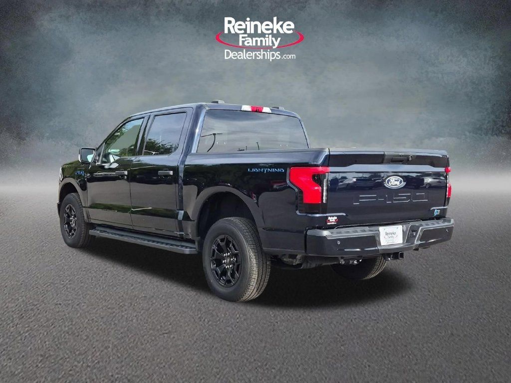 Used 2025 Ford F150 Lightning XLT AWD/4WD image 9