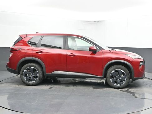 Used 2025 Nissan Rogue SV AWD/4WD image 12