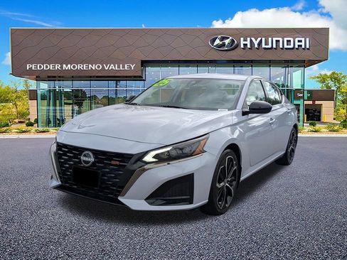 Used 2025 Nissan Altima 2.5 SR FWD image 7