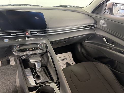 Certified 2024 Hyundai Elantra SEL w/ Convenience Package FWD image 10