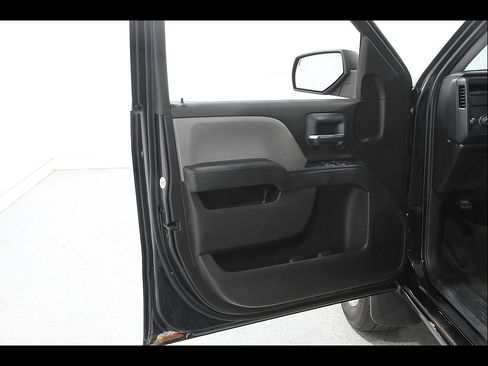 Used 2018 Chevrolet Silverado 1500 Custom w/ Custom Convenience Package AWD/4WD image 4