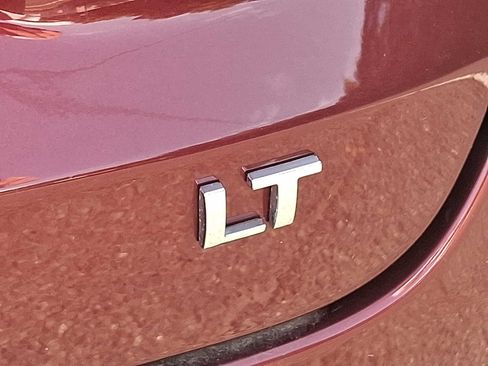 Used 2025 Chevrolet Trax LT FWD image 31