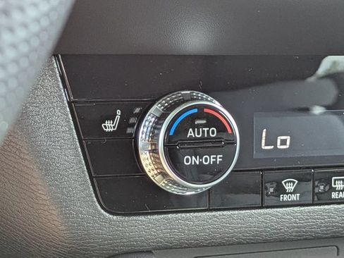 New 2026 Mitsubishi Outlander SE FWD image 23