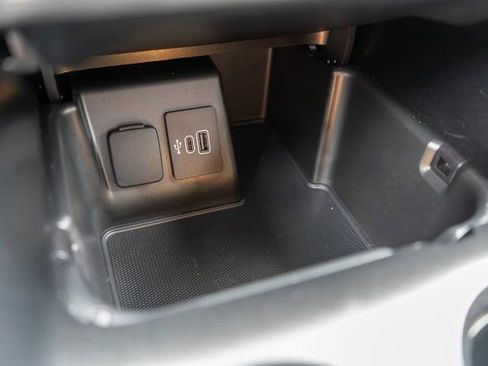 Used 2025 Ford Explorer ST AWD/4WD image 33