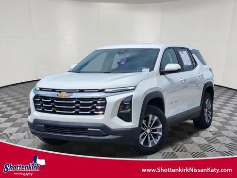 Used 2026 Chevrolet Equinox LT w/ Convenience Package II FWD image 1