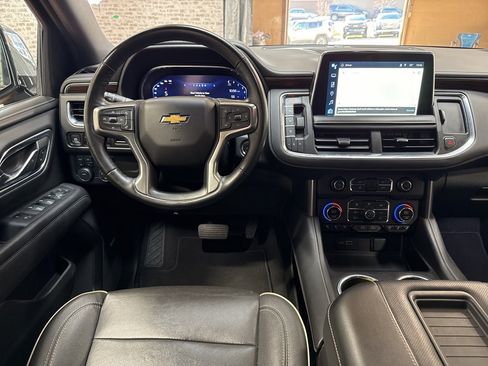Used 2023 Chevrolet Suburban Premier image 18