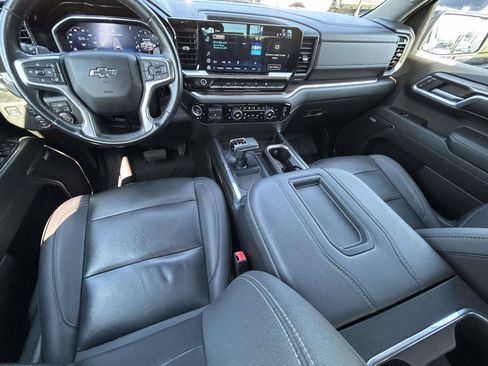 Used 2022 Chevrolet Silverado 1500 RST w/ Convenience Package II AWD/4WD image 17