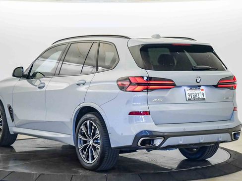 Used 2026 BMW X5 sDrive40i w/ M Sport Package RWD image 2