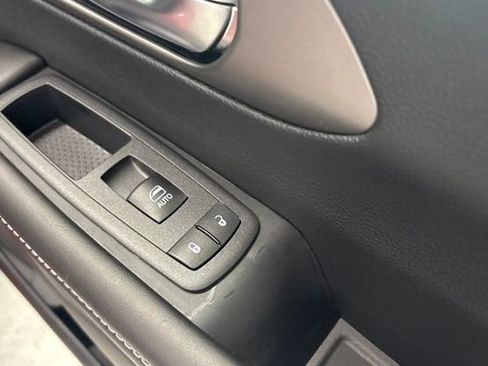 New 2027 Chrysler Pacifica Limited AWD/4WD image 26
