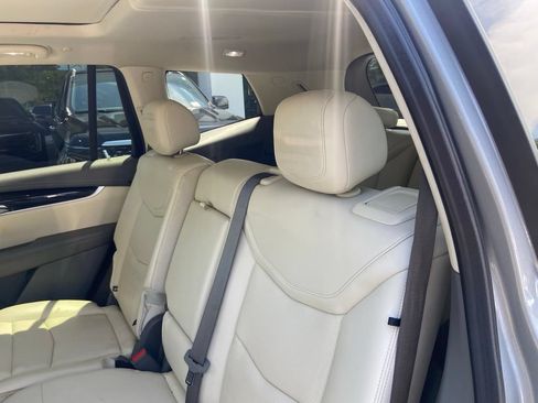 Used 2025 Cadillac XT6 Premium Luxury w/ Technology Package AWD/4WD image 14