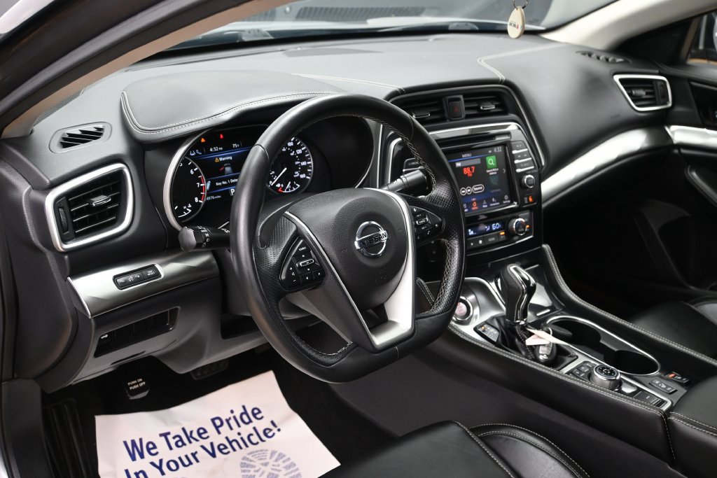 Used 2022 Nissan Maxima SV w/ Floor Mat Group FWD image 13
