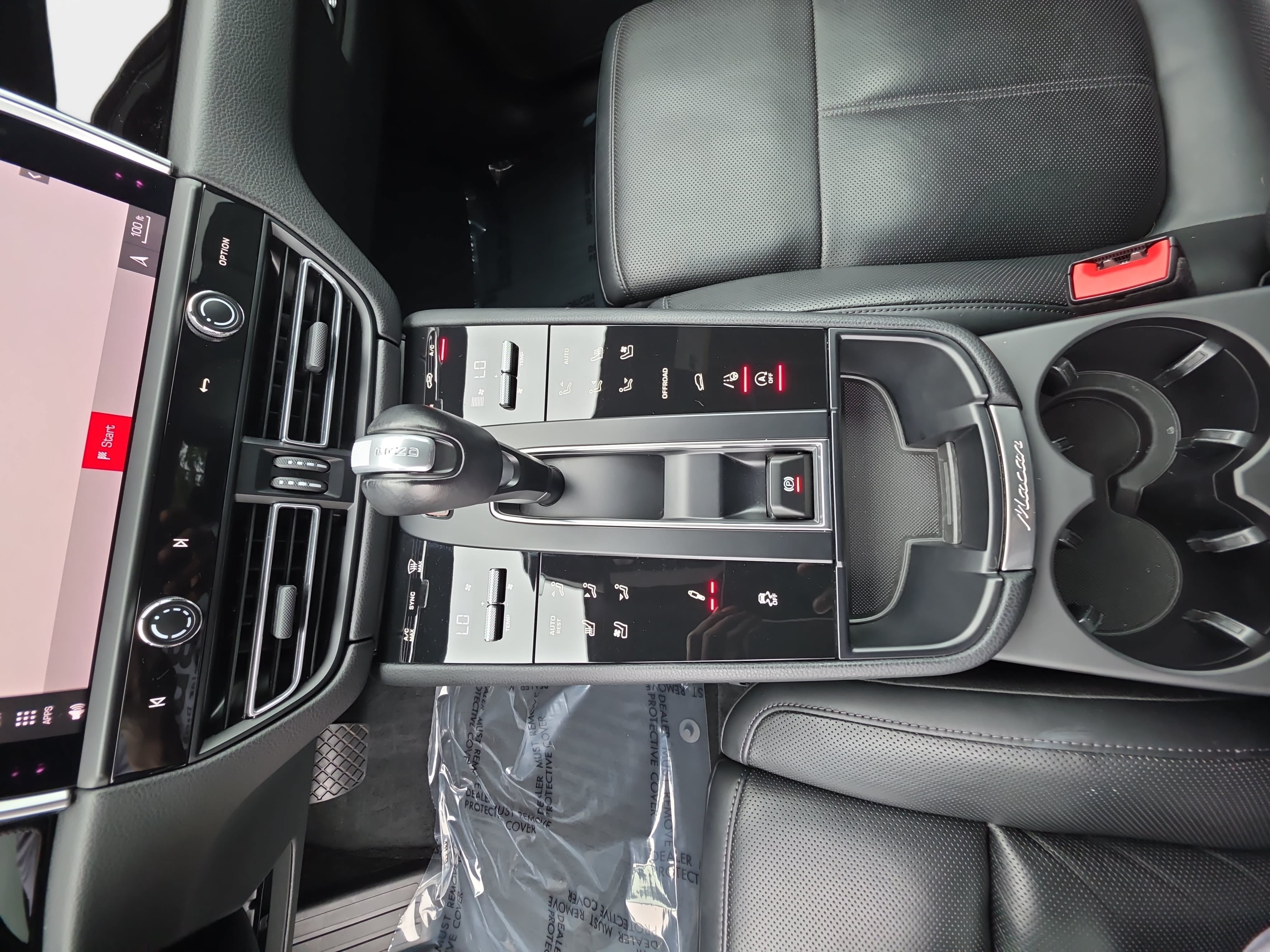 Used 2023 Porsche Macan Turbo AWD/4WD image 25