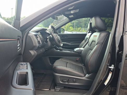 Used 2025 Nissan Pathfinder Rock Creek AWD/4WD image 13