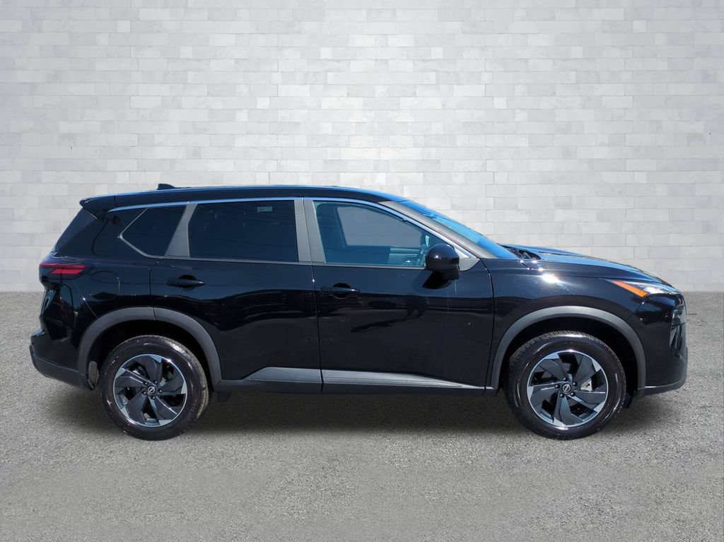 Used 2025 Nissan Rogue SV AWD/4WD image 3