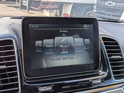 Used 2017 Mercedes-Benz GLE 400 4MATIC image 21