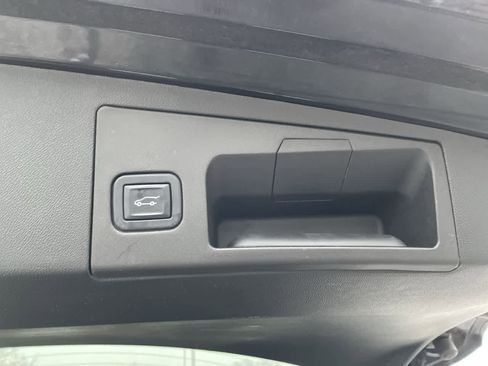 Certified 2023 Cadillac XT5 Premium Luxury image 18