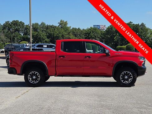 Used 2023 Chevrolet Silverado 1500 ZR2 w/ Technology Package AWD/4WD image 6