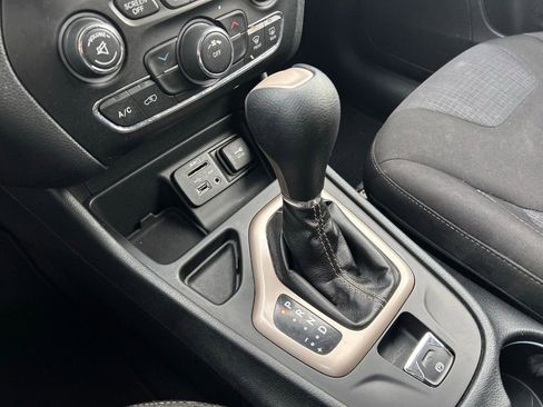 Used 2015 Jeep Cherokee Latitude image 31