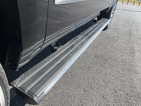 Used 2017 Cadillac Escalade ESV Platinum image 21