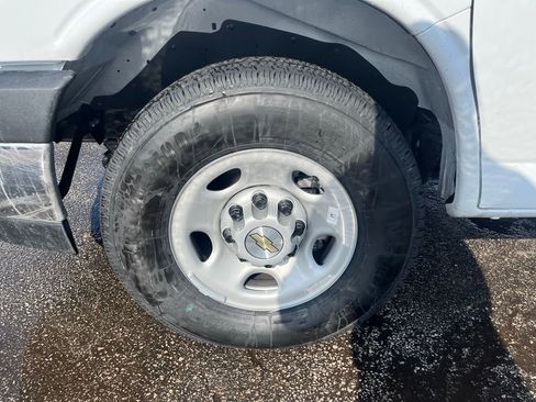 New 2026 Chevrolet Express 3500 w/ Power Convenience Package image 28