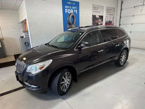 Used 2017 Buick Enclave Leather FWD image 3
