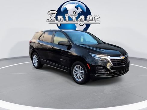 Certified 2024 Chevrolet Equinox LS w/ LS Convenience Package image 3