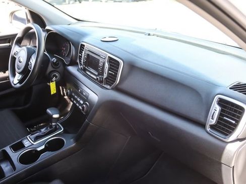 Used 2018 Kia Sportage LX FWD image 30
