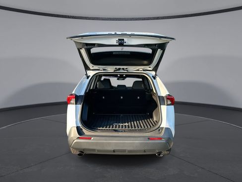 Used 2022 Toyota RAV4 XLE FWD image 22