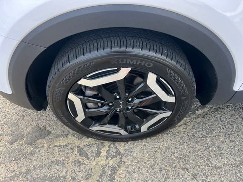 Certified 2023 Kia Telluride S image 10