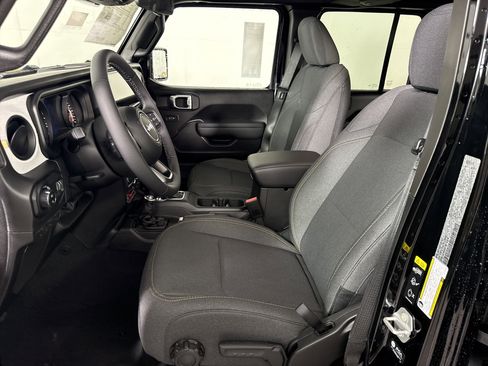 New 2026 Jeep Gladiator Willys image 12