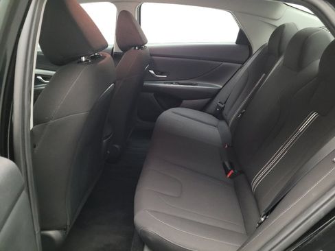Used 2024 Hyundai Elantra SEL FWD image 18