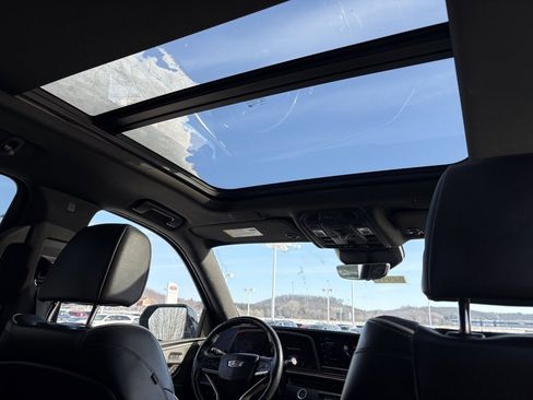 Used 2022 Cadillac Escalade ESV Premium Luxury w/ Performance Package image 19