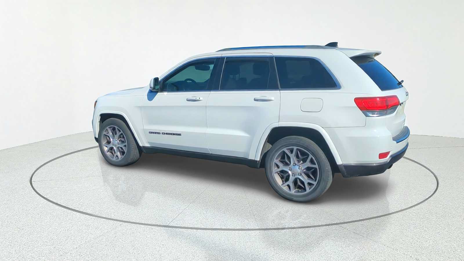 Used 2018 Jeep Grand Cherokee Limited RWD image 10