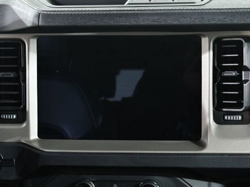 Used 2025 Ford Bronco Outer Banks AWD/4WD image 9