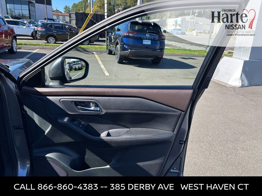 Certified 2022 Nissan Rogue Platinum w/ Head-Up Display Package AWD/4WD image 29