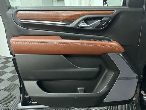 Used 2024 GMC Yukon Denali Ultimate AWD/4WD image 16