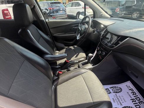 Used 2019 Chevrolet Trax LT w/ LT Convenience Package AWD/4WD image 30
