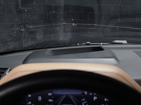 Used 2025 Land Rover Defender 110 V8 image 57