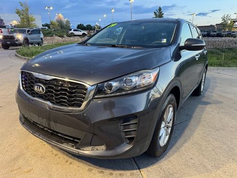 Used 2019 Kia Sorento FWD image 3