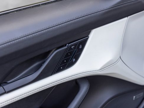 Certified 2022 Porsche Taycan 4 Cross Turismo image 22