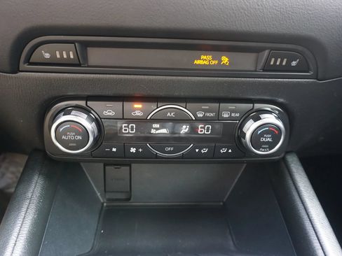 Used 2017 MAZDA CX-5 Touring w/ Preferred Equipment Package FWD image 11