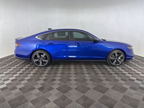 Used 2025 Honda Accord Sport image 6