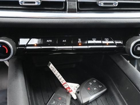 Used 2024 Chevrolet Equinox EV LT image 14